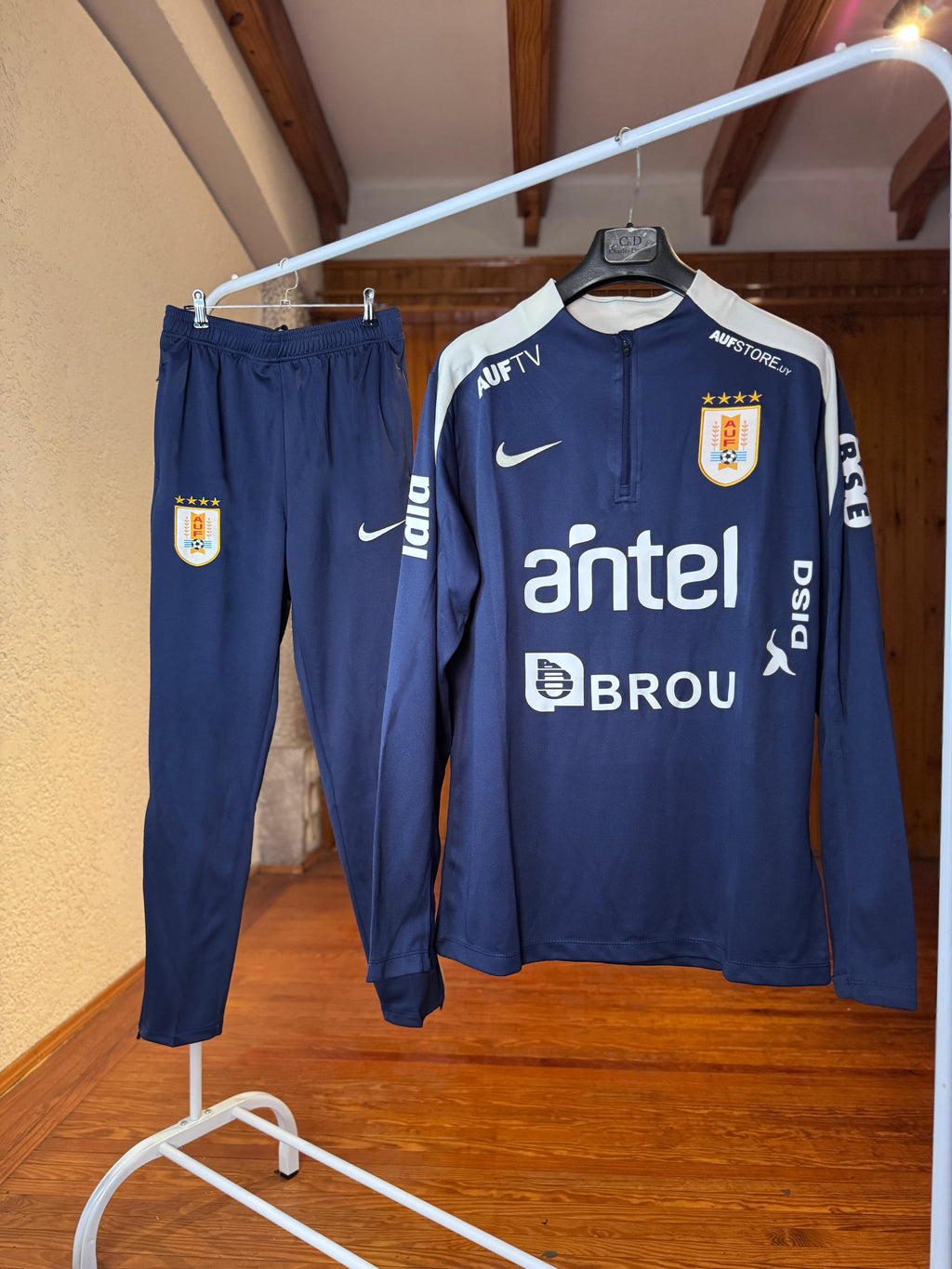 Conjunto entrenamiento Uruguay AUF buzo y pantalón XL