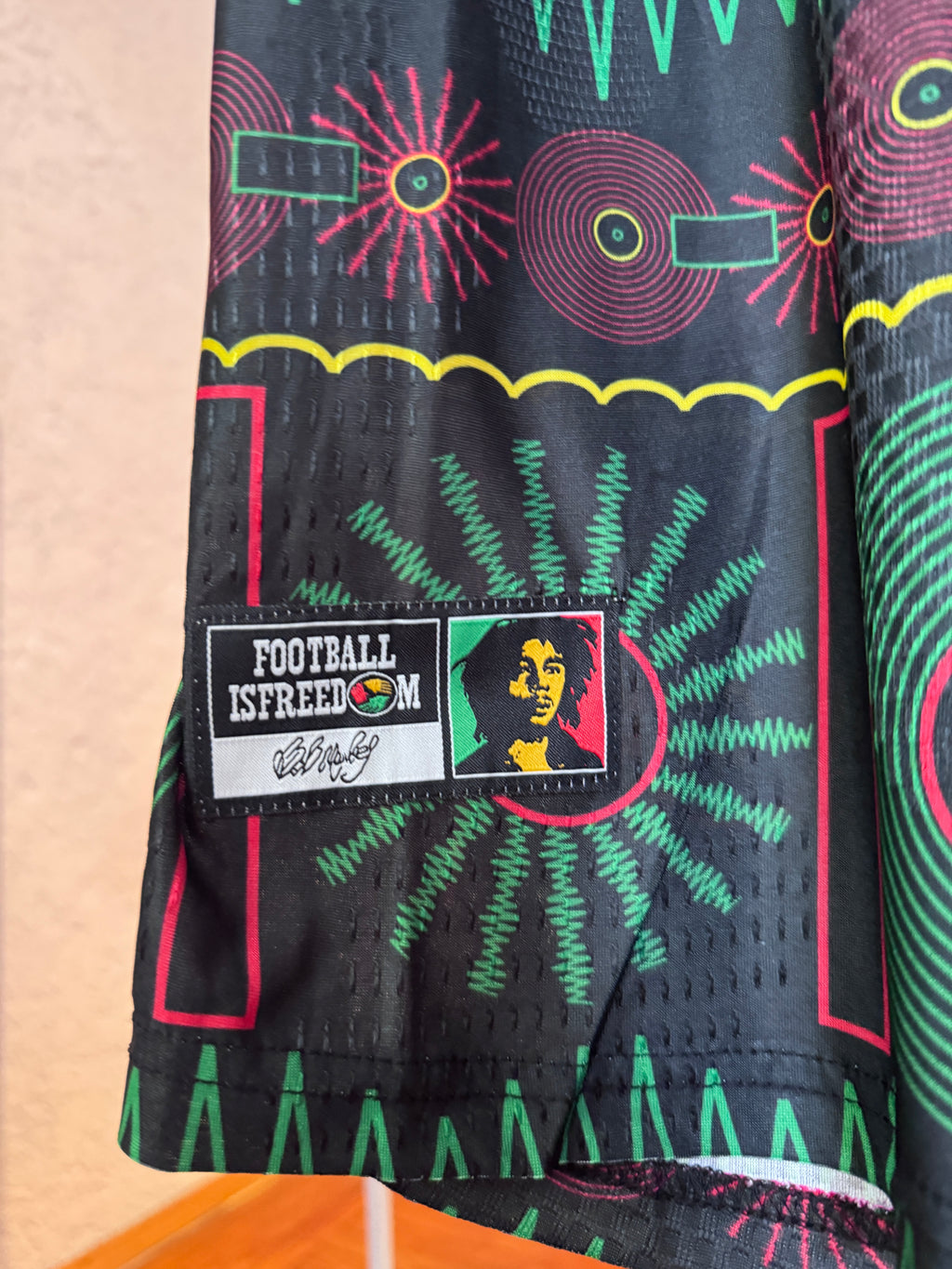 Camiseta Jamaica x Adidas Originals x Bob Marley - "Football is Freedom" Reggae Boyz