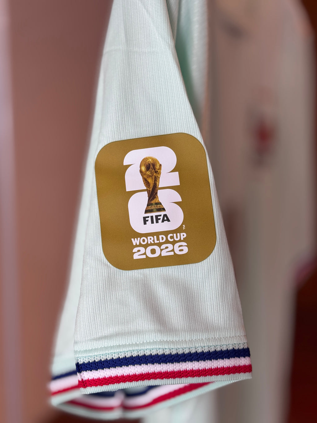 Detalle parche FIFA World Cup 2026 manga Francia