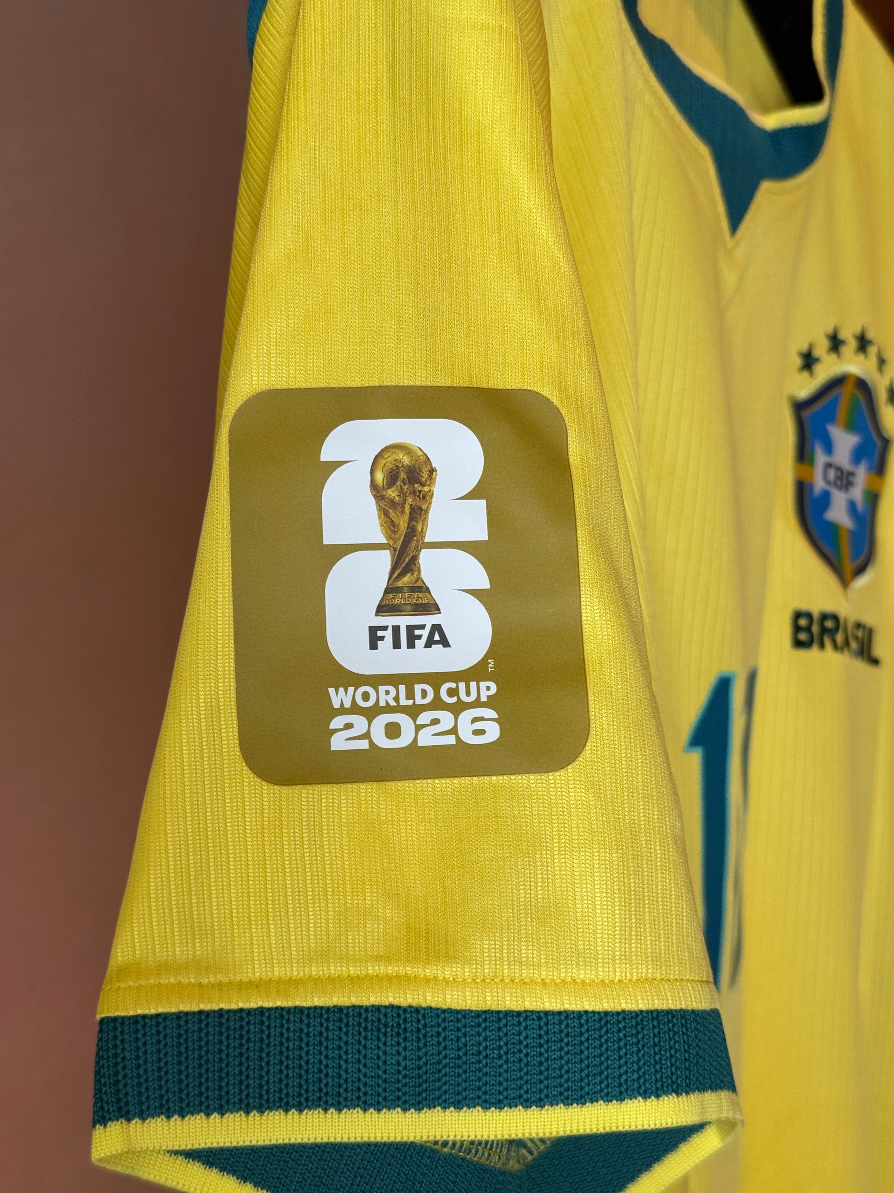 Parche FIFA World Cup 2026 dorado Brasil