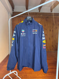 Campera Red Bull Racing Castore - Detalle manga izquierda